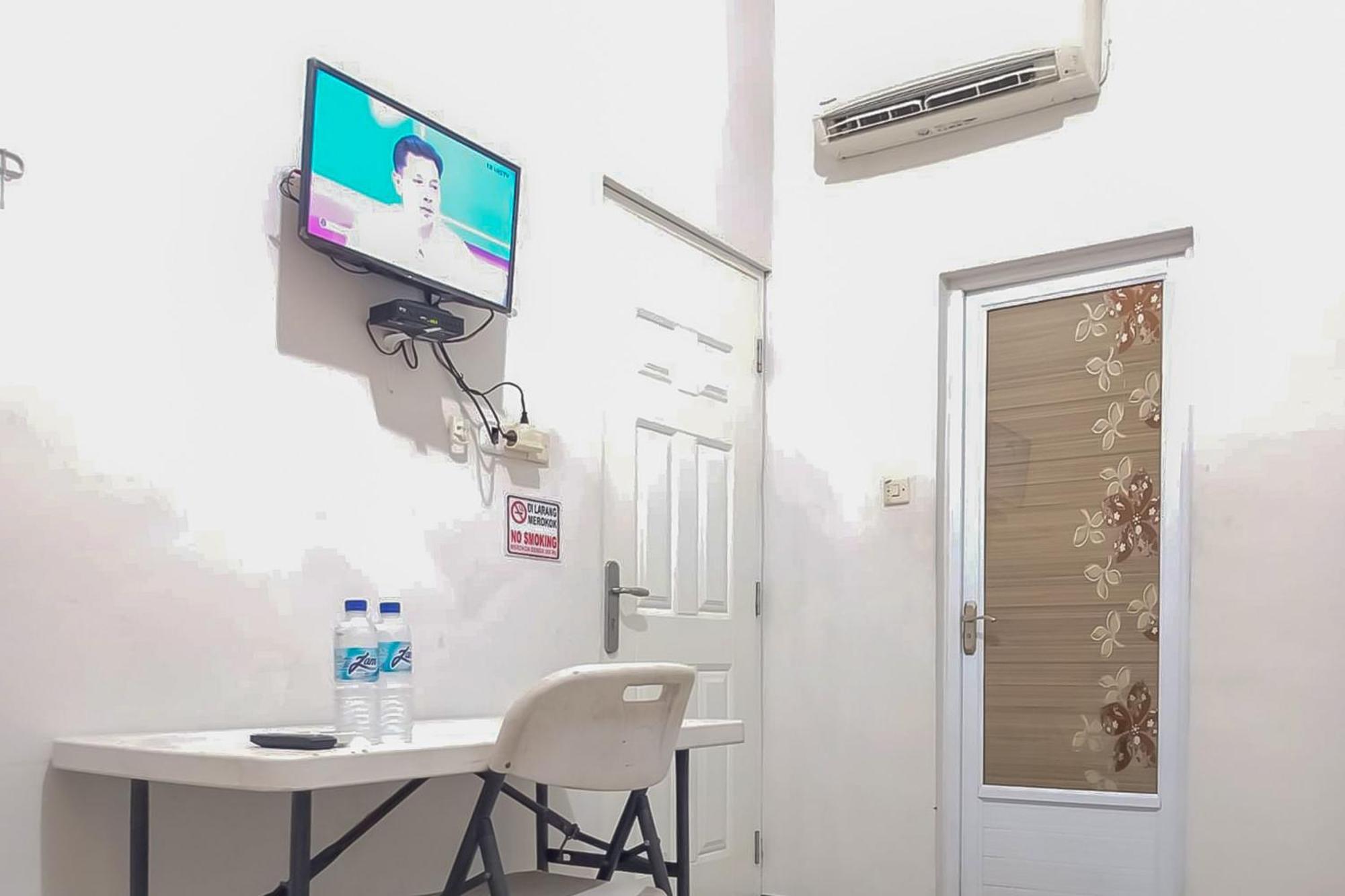 Waringin Guest House Tegal Mitra Reddoorz Exterior photo